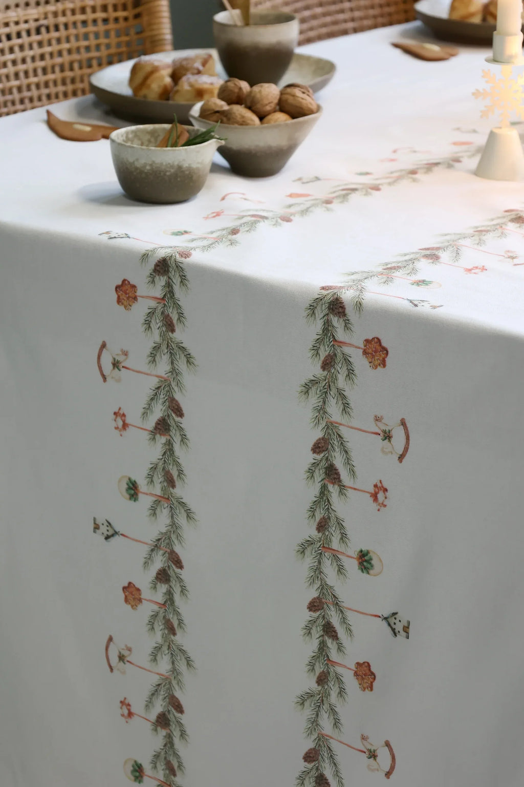 Chic Antique Aix Dug m. ranke - Længde 240 & Bredde 140 cm - Servietringen
