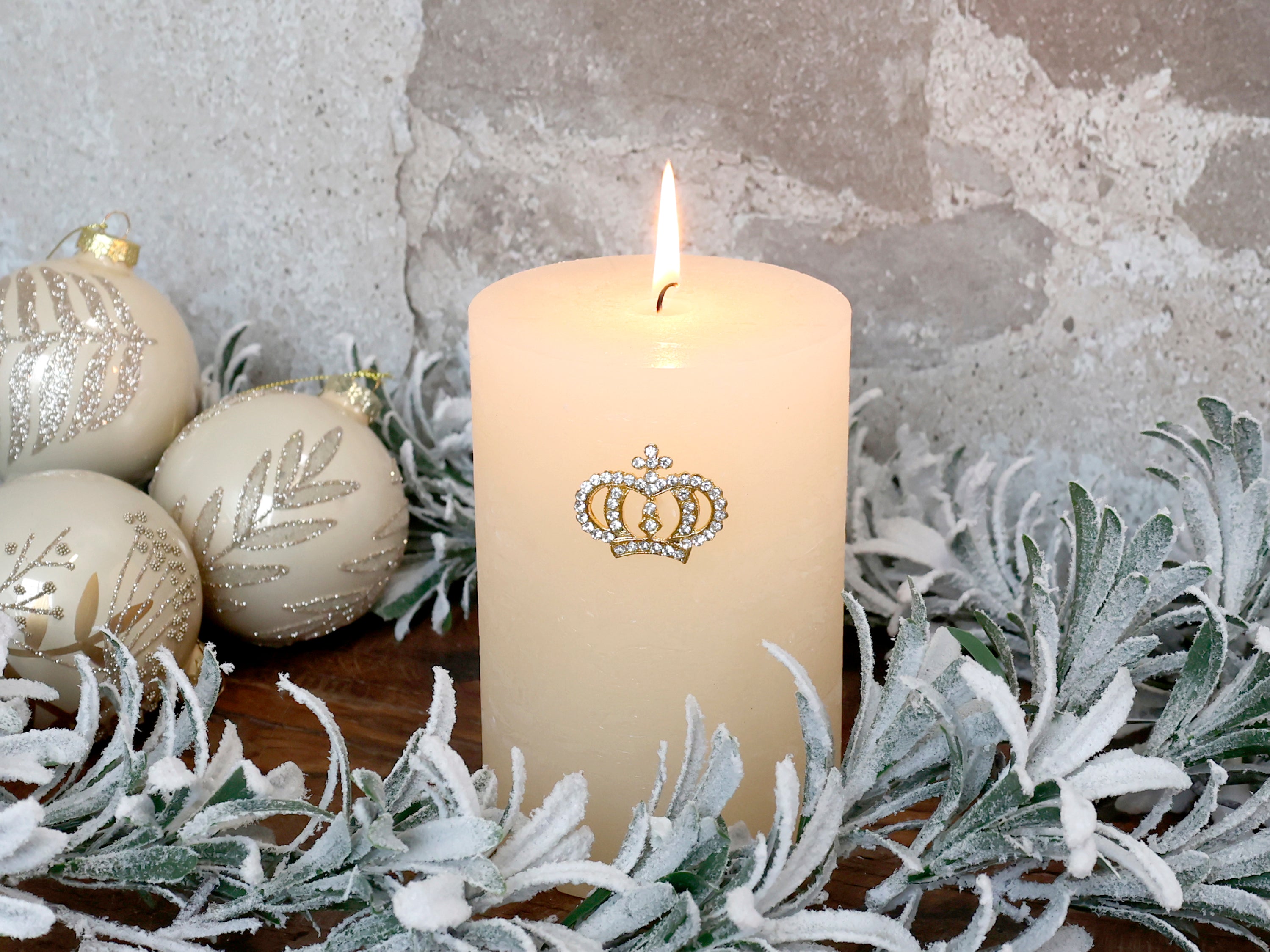 Messing spyd til lyskrone med simili, H4,5/L4,5/B3,5 cm, til dekorative lys i en elegant belysningskronen.