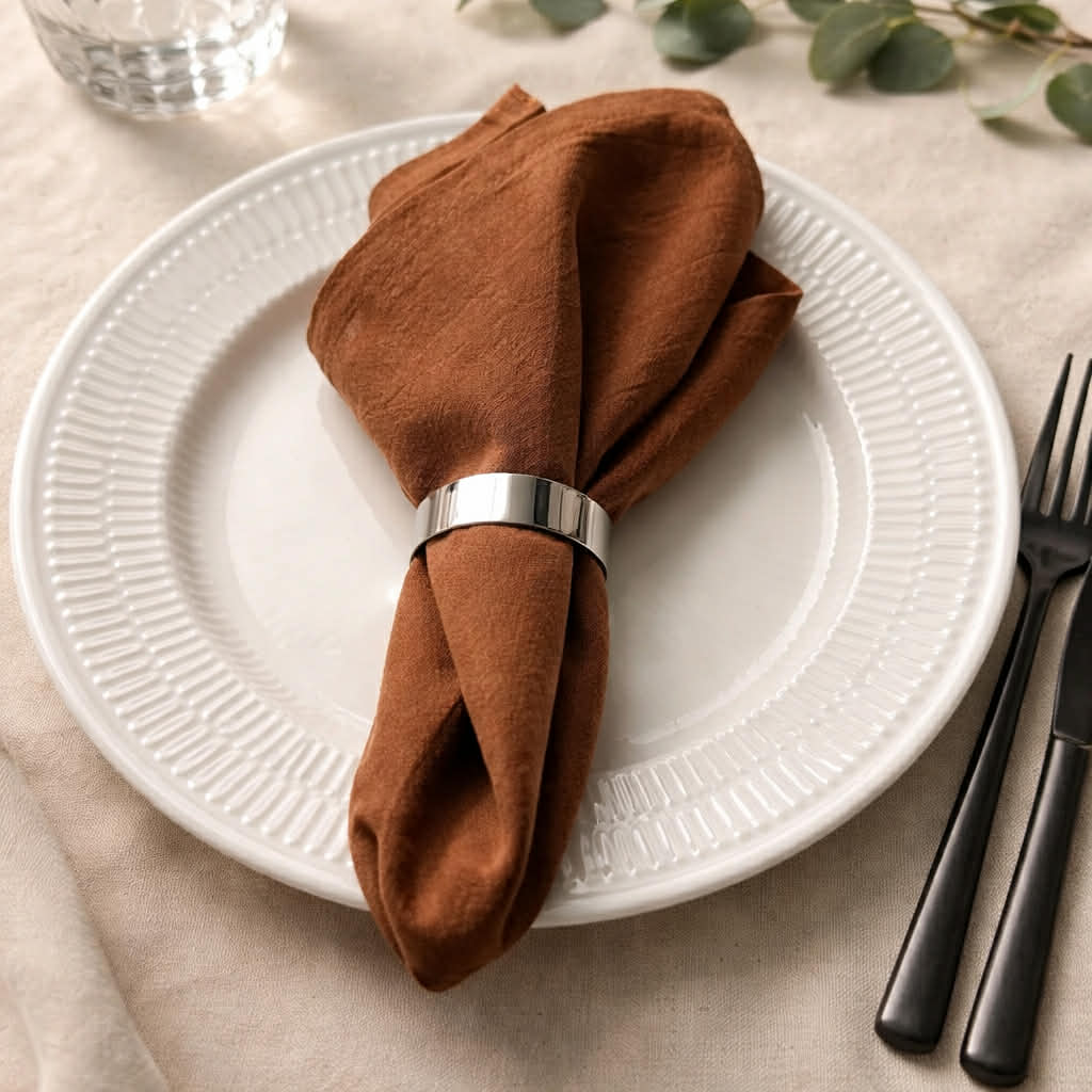 Karamelfarvet klassisk brun stofserviet i bomuld og hør, 40x40 cm, elegant homemade cloth napkin by Servietringen