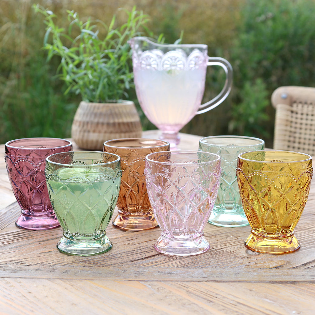 Saint-Émilion glass with decorative pattern from Servietringen, showcasing elegant design on clear glass.