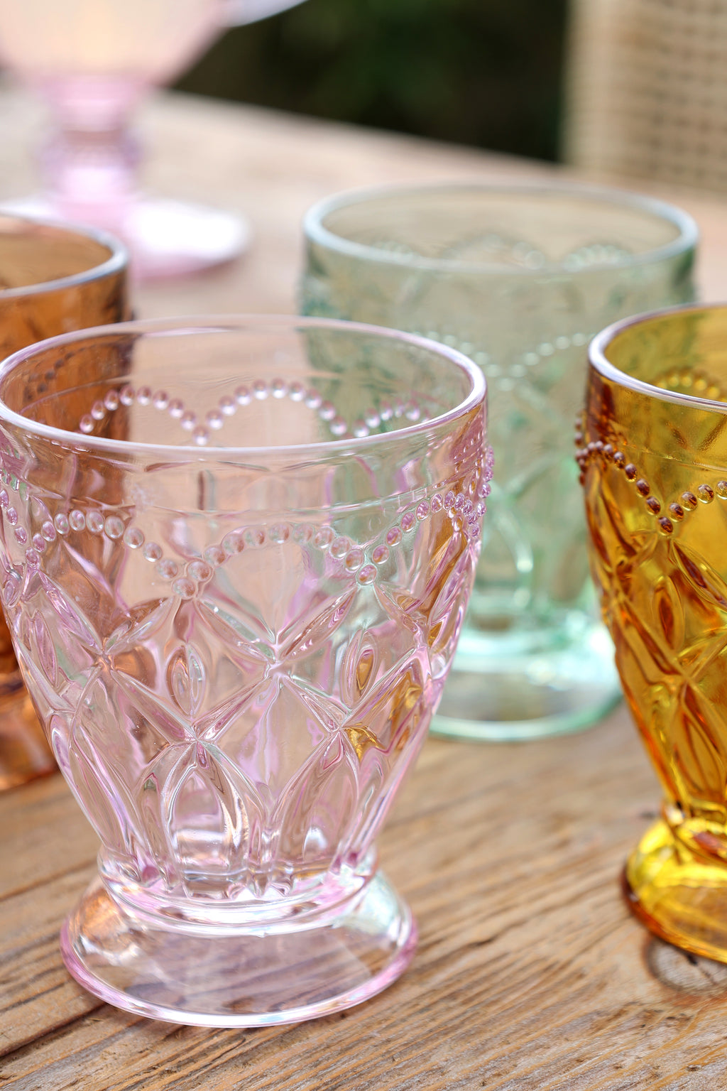 Decorative Saint-Émilion glass with patterned design by Servietringen, showcasing intricate details and craftsmanship.
