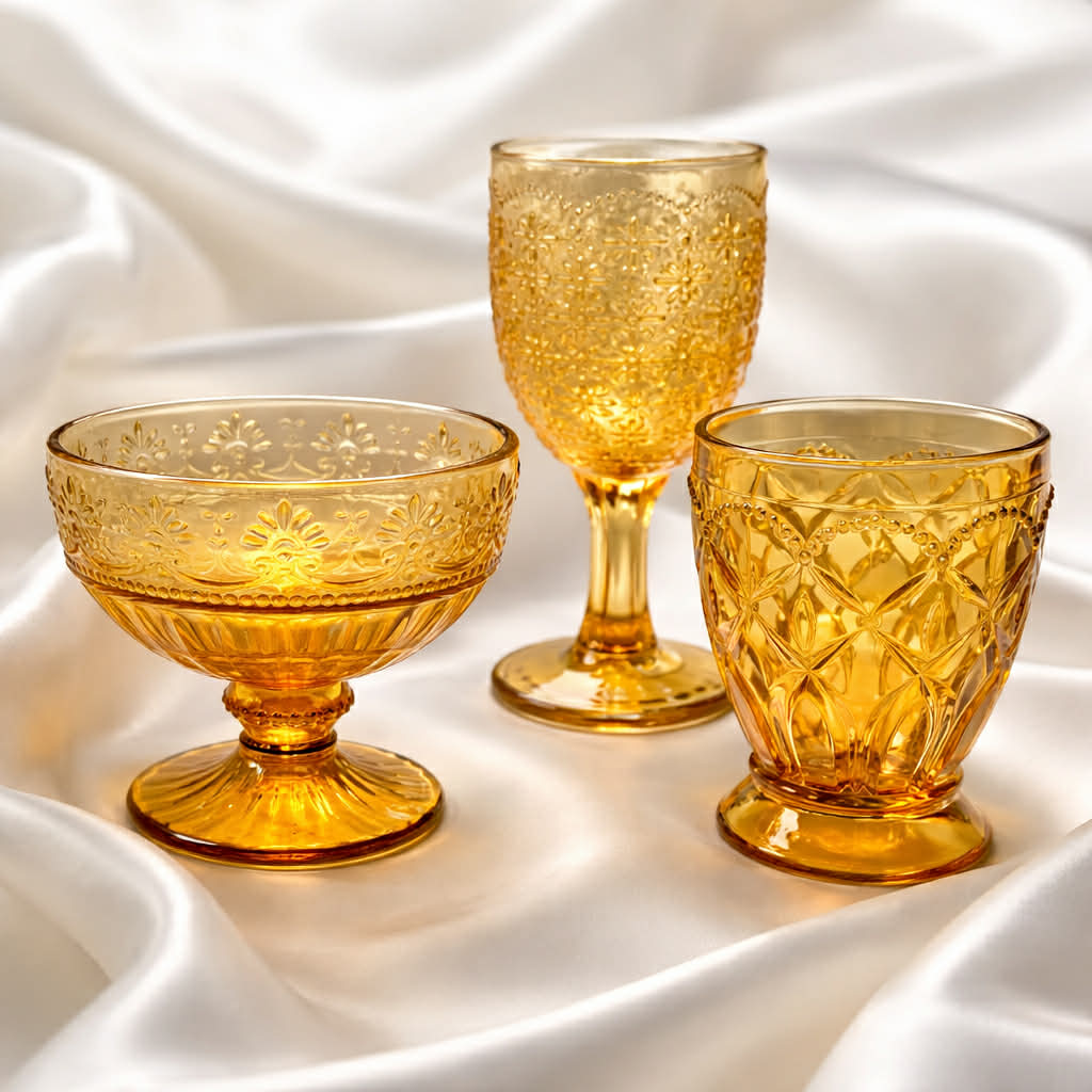 Yellow Saint-Émilion wine glass with patterned design, elegant and luxurious, by Servietringen.
